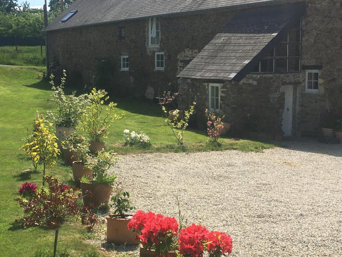 Chez Thomas 7 Route Du Monde Ancien Bed & Breakfast Saint-Georges-D'Aunay Exterior foto