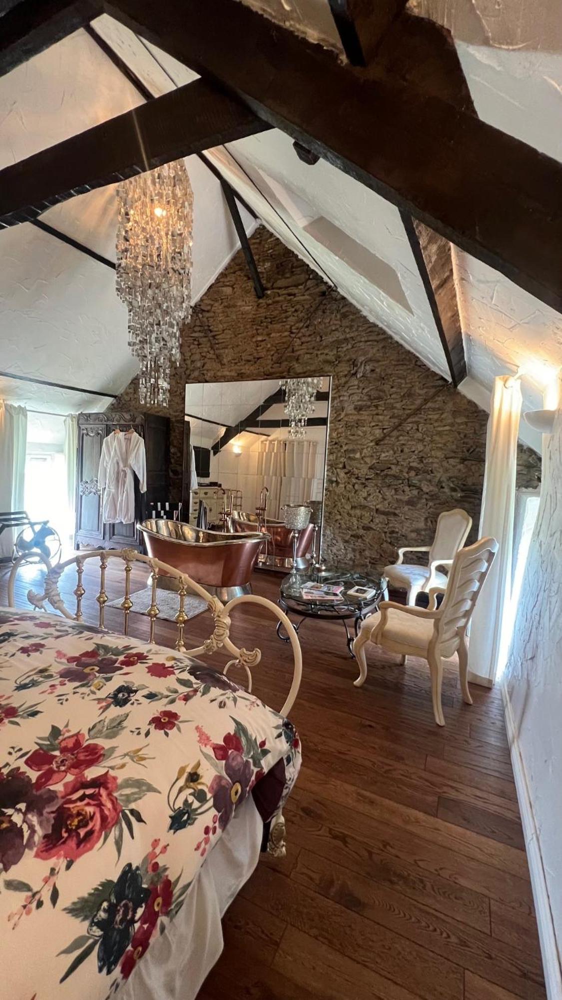 Chez Thomas 7 Route Du Monde Ancien Bed & Breakfast Saint-Georges-D'Aunay Exterior foto